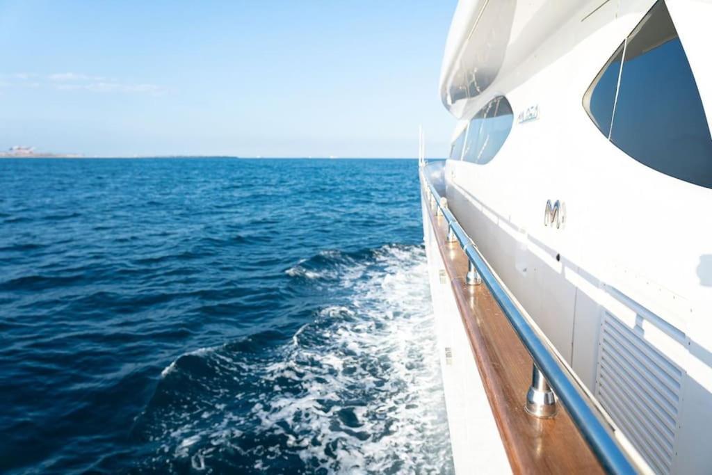 ホテル Super Yacht Located In Puerto Banus マルベーリャ エクステリア 写真