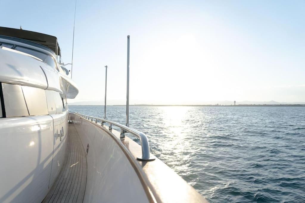 ホテル Super Yacht Located In Puerto Banus マルベーリャ エクステリア 写真