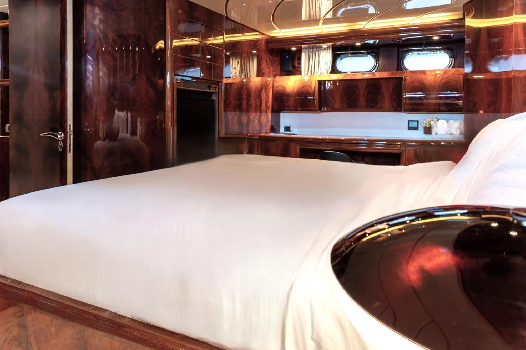 ホテル Super Yacht Located In Puerto Banus マルベーリャ エクステリア 写真